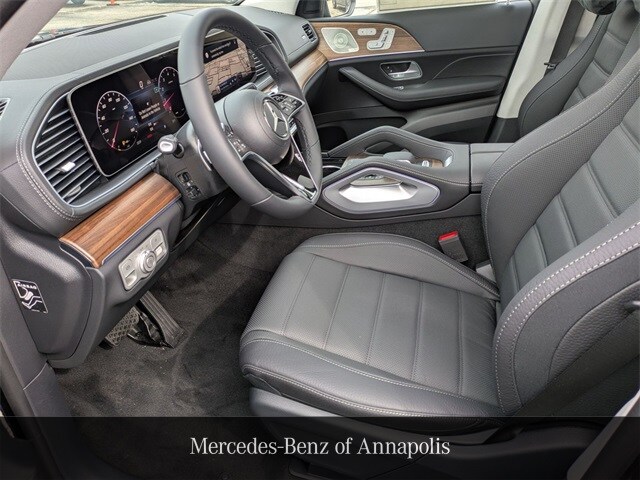2026 Mercedes Benz GLS 450 4MATIC photo 2