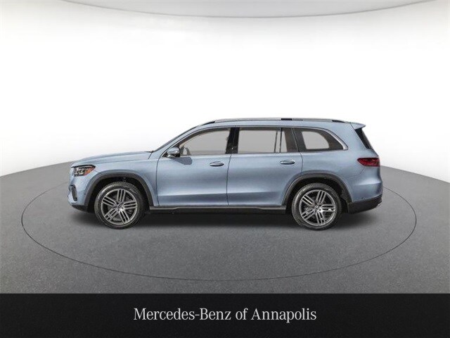 2025 Mercedes Benz GLS 450 4MATIC photo 3