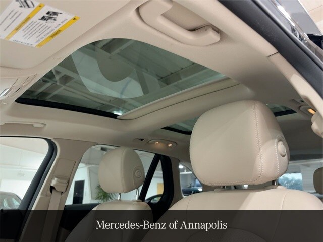 2022 Mercedes Benz GLC 300 4MATIC photo 4