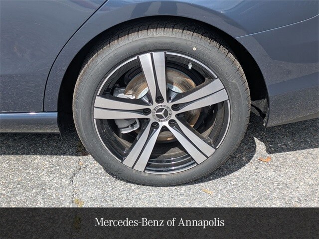 2025 Mercedes Benz C 300 4MATIC Sedan photo 4