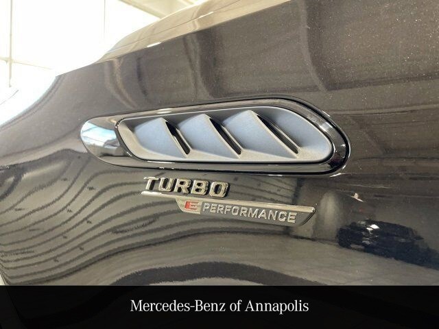 2025 Mercedes Benz C AMG 63 S E PERFORMANCE photo 2