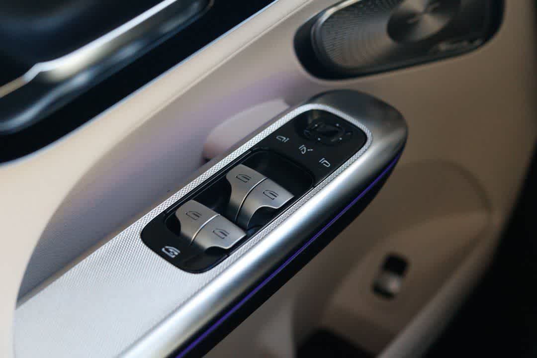 Thumbnail: 2026 Mercedes-Benz GLC - 18