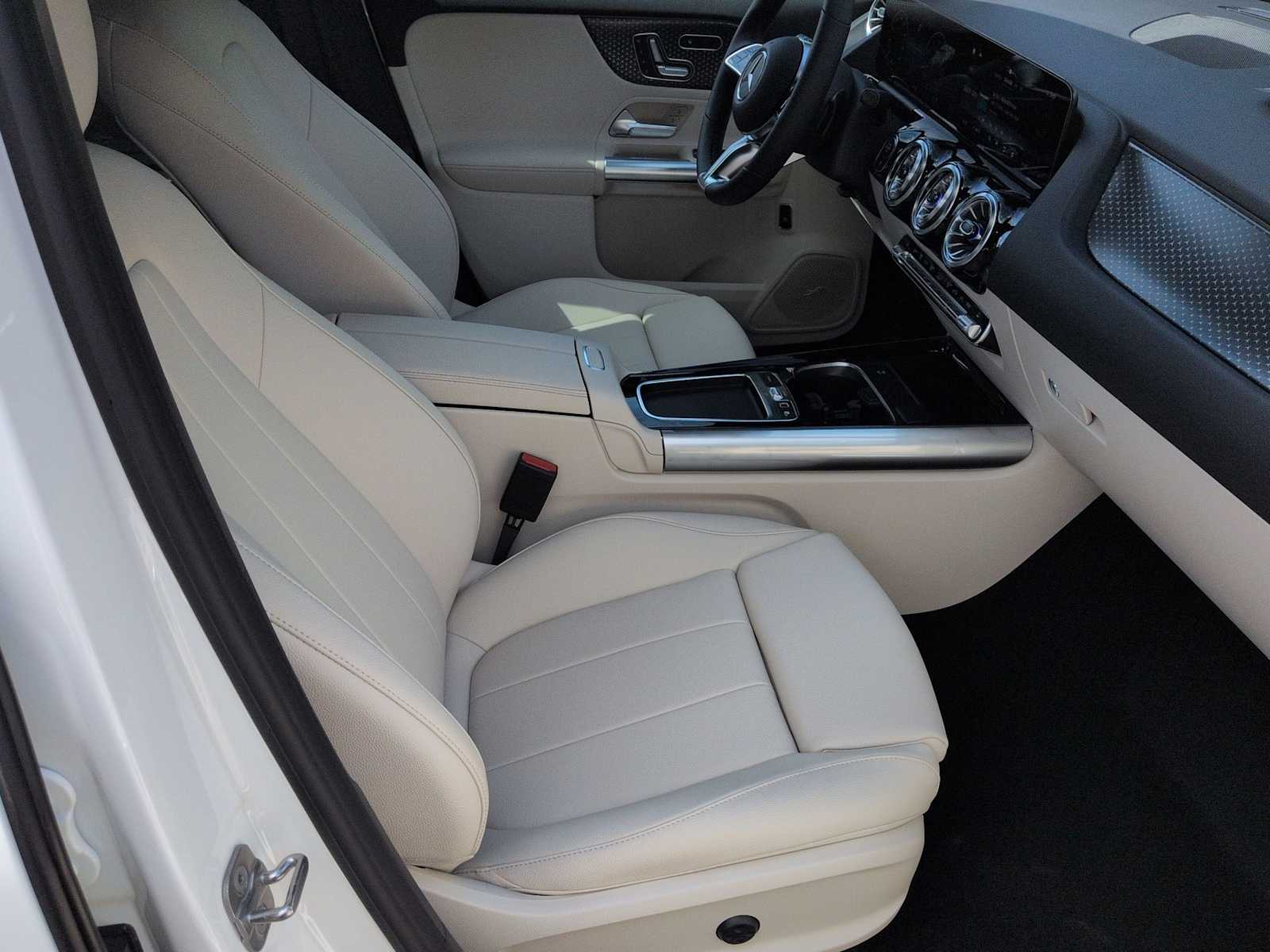 Thumbnail: 2026 Mercedes-Benz GLA - 24