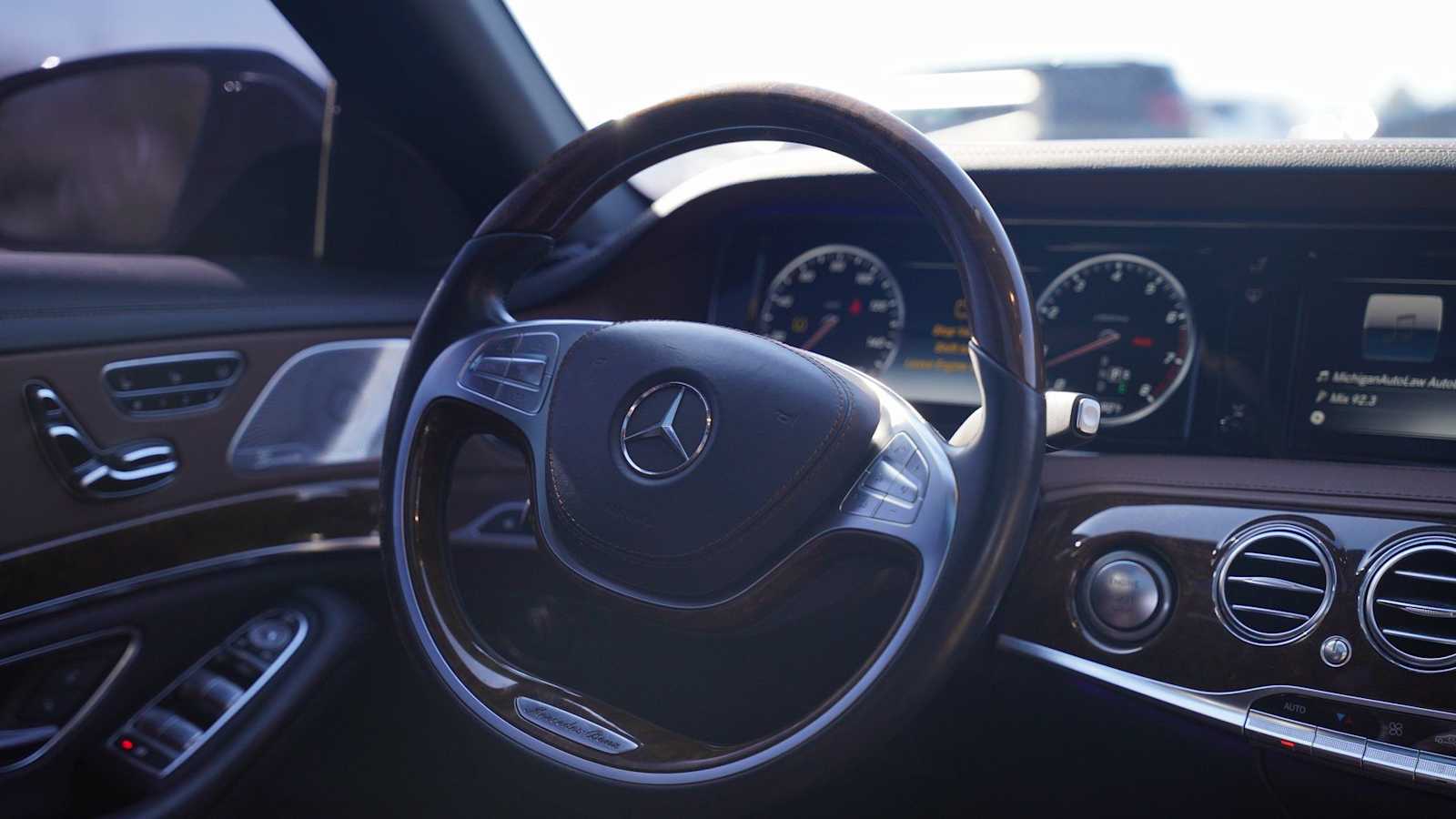 Thumbnail: 2015 Mercedes-Benz S-Class - 19