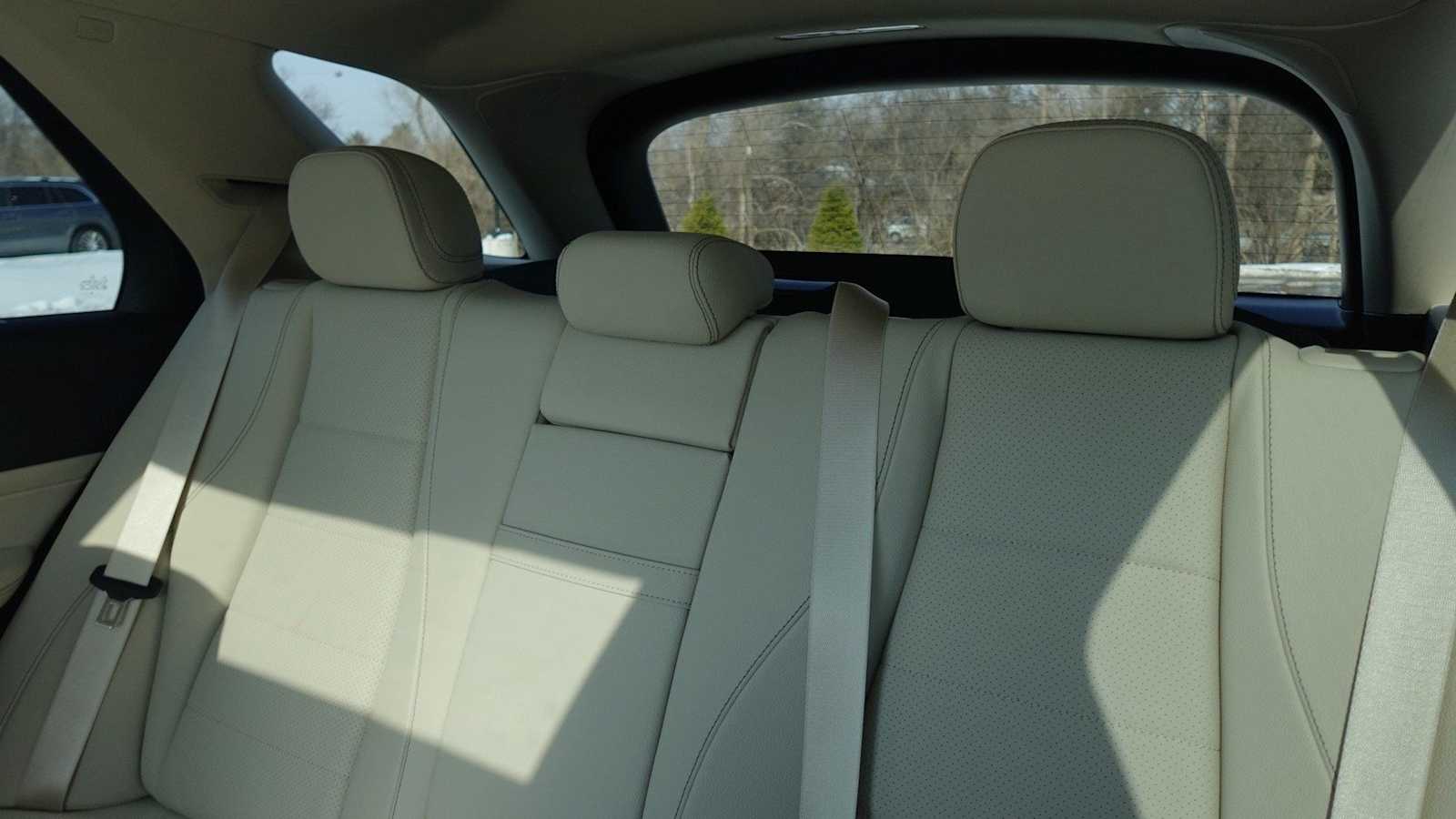 Thumbnail: 2026 Mercedes-Benz GLE - 26