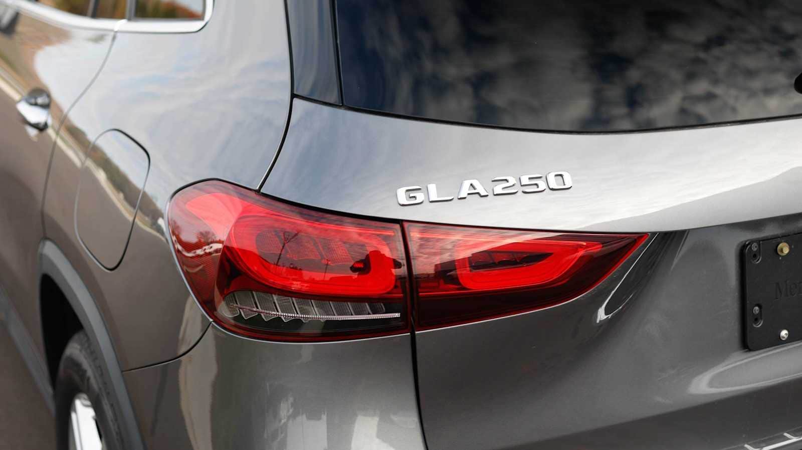 Thumbnail: 2022 Mercedes-Benz GLA - 17