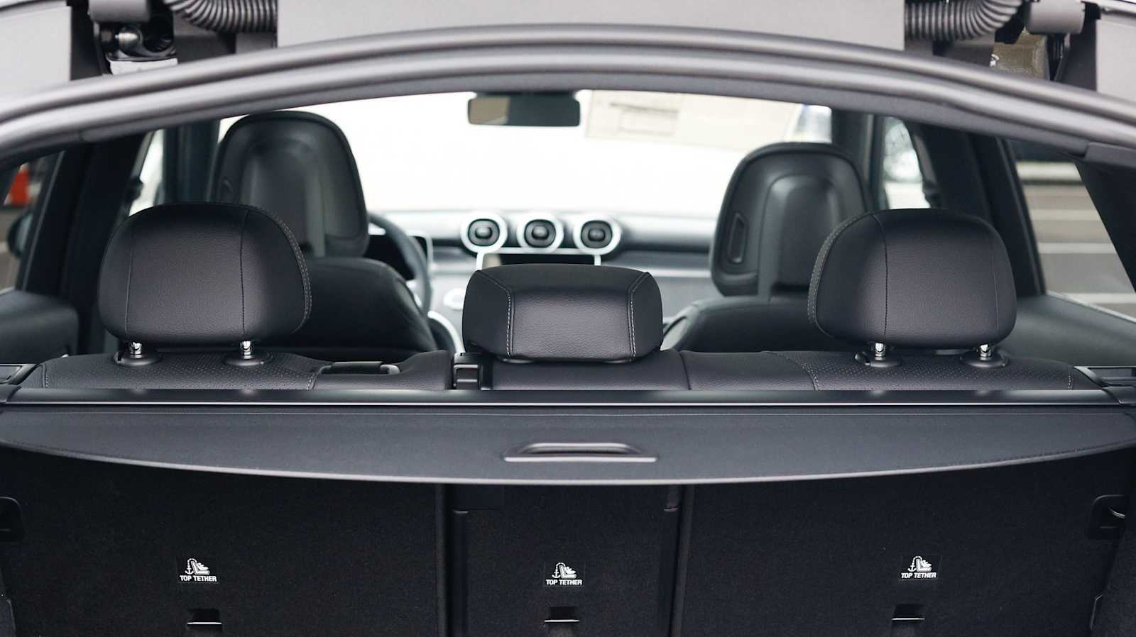 Thumbnail: 2026 Mercedes-Benz GLC - 21