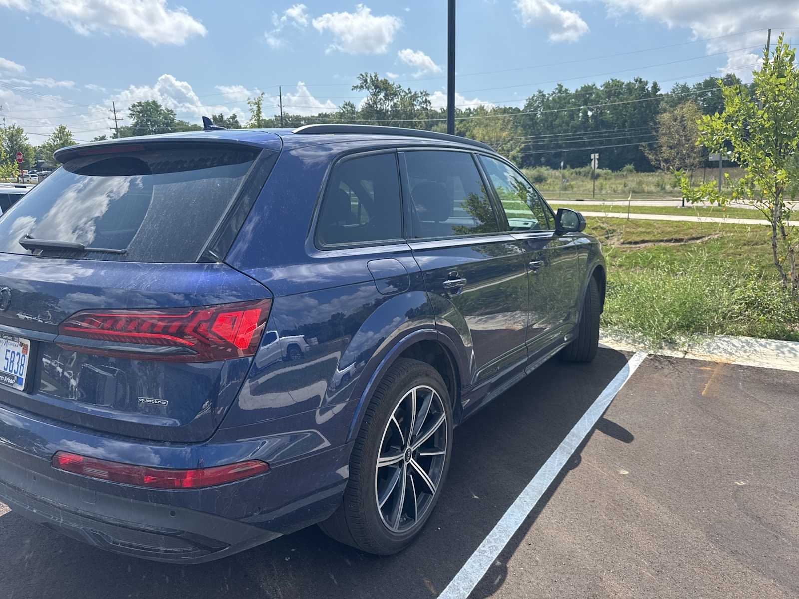 Thumbnail: 2022 Audi Q7 - 3