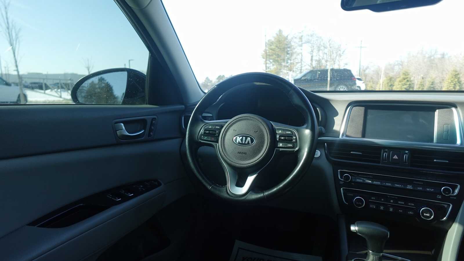 Thumbnail: 2017 Kia Optima - 25