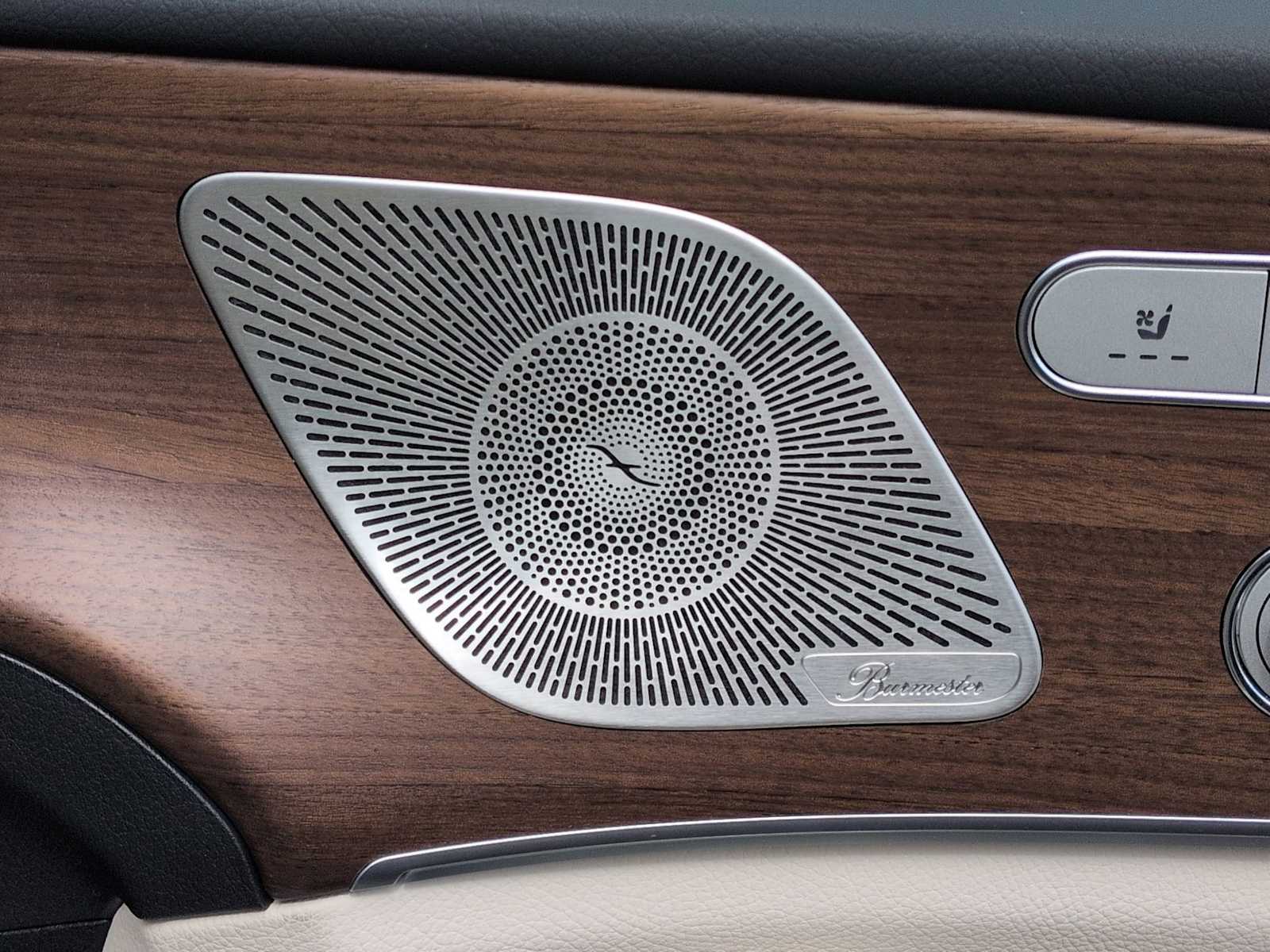 Thumbnail: 2026 Mercedes-Benz GLE - 32