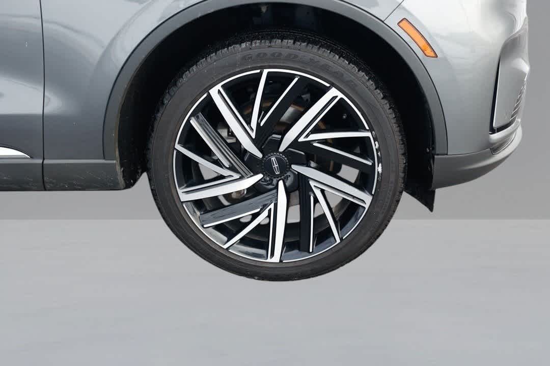 Thumbnail: 2025 Lincoln Aviator - 9