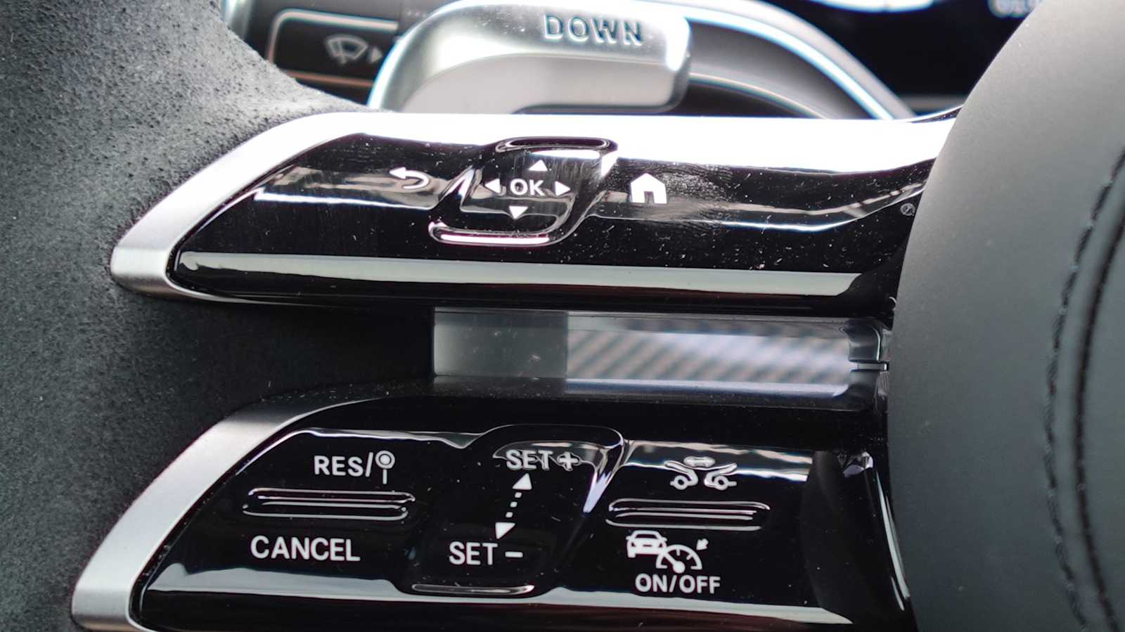 Thumbnail: 2025 Mercedes-Benz GL-Class - 36