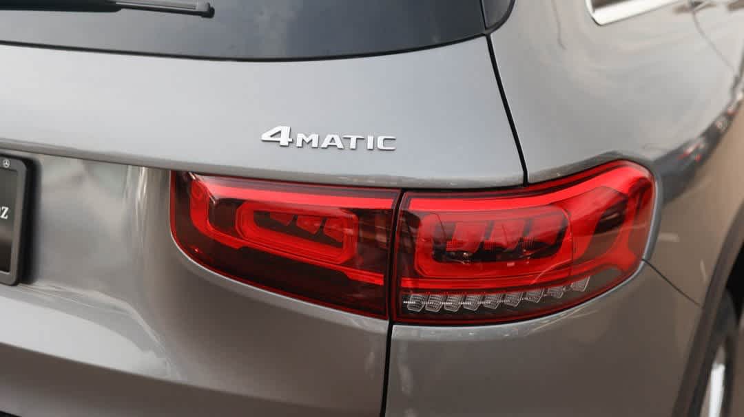 Thumbnail: 2022 Mercedes-Benz GLB - 12