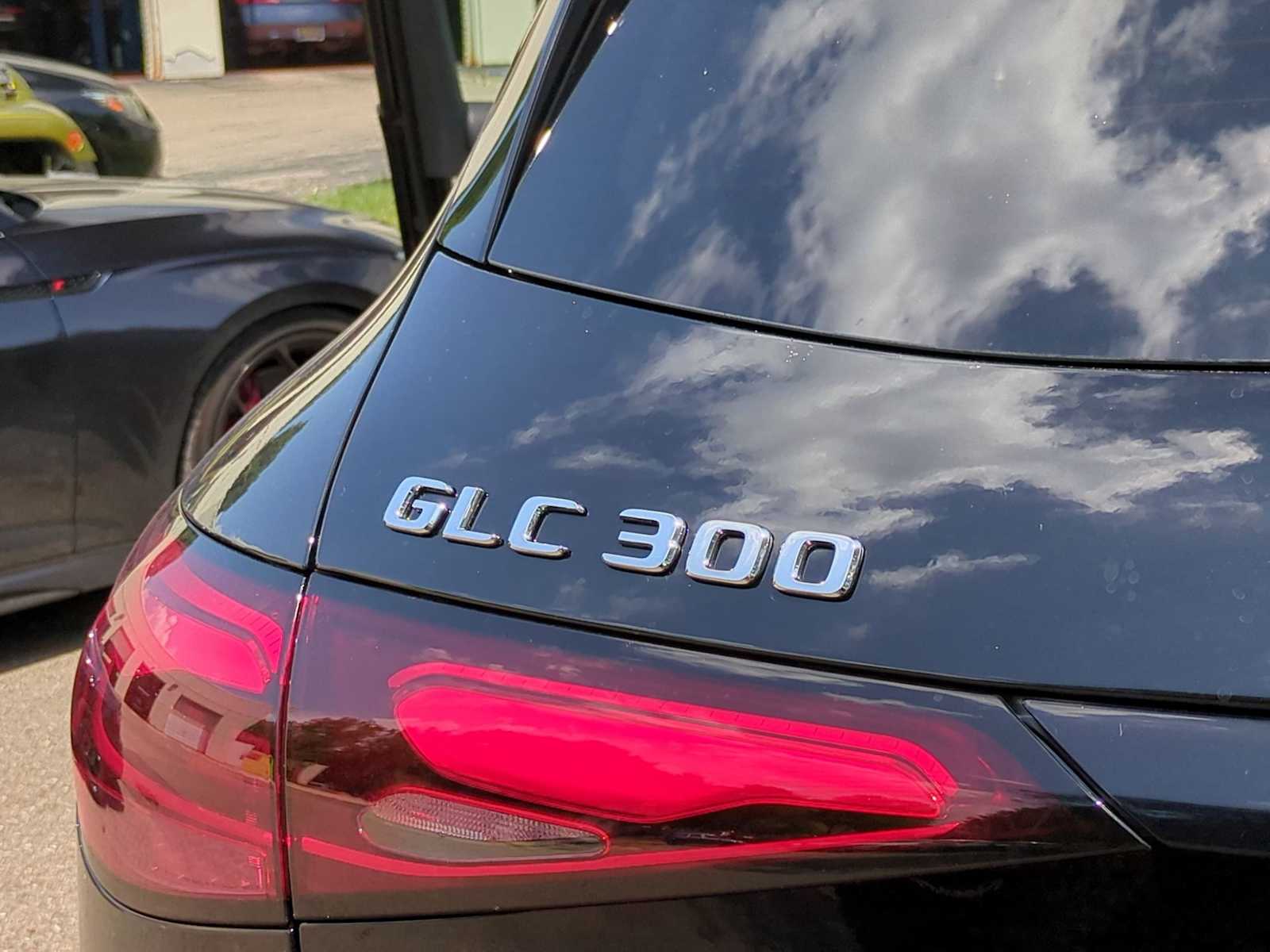Thumbnail: 2025 Mercedes-Benz GLC - 13