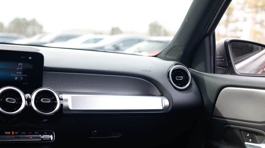 Thumbnail: 2022 Mercedes-Benz GLB - 28