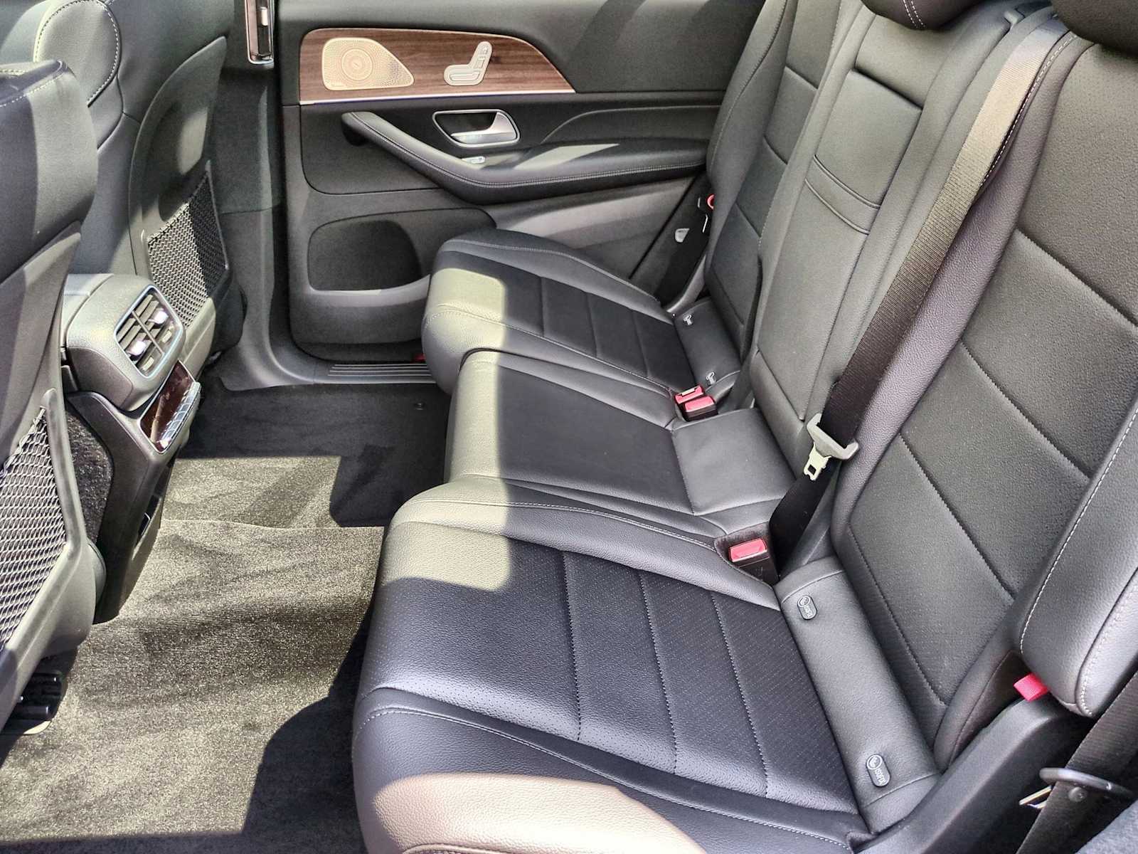 Thumbnail: 2025 Mercedes-Benz GLS - 21