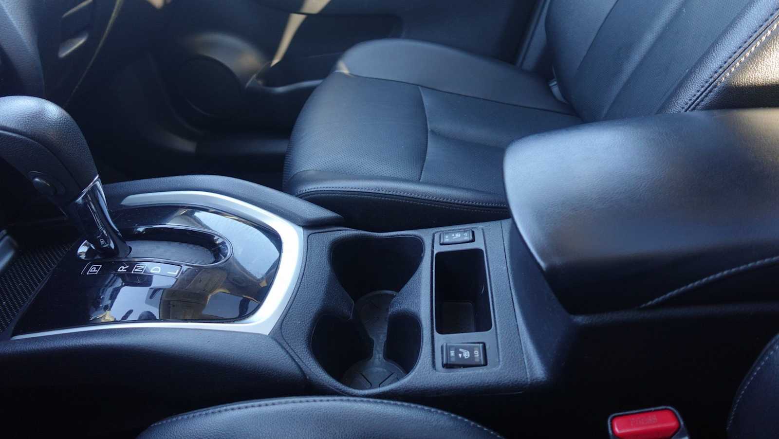 Thumbnail: 2016 Nissan Rogue - 17