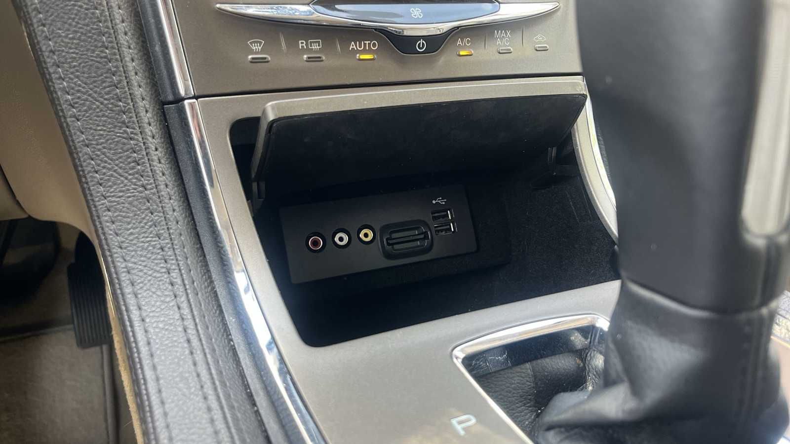 Thumbnail: 2013 Lincoln MKX - 48