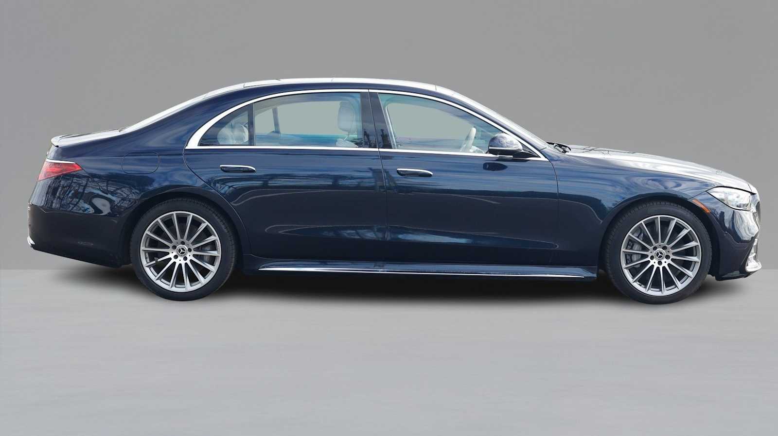 Thumbnail: 2023 Mercedes-Benz S-Class - 4