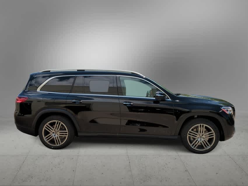 2025 Mercedes-Benz GLS 450 4MATIC 9