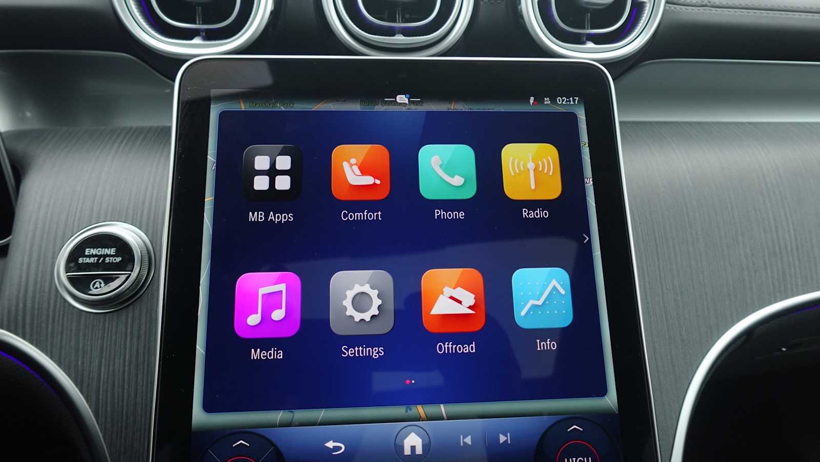 Thumbnail: 2025 Mercedes-Benz GLC - 33