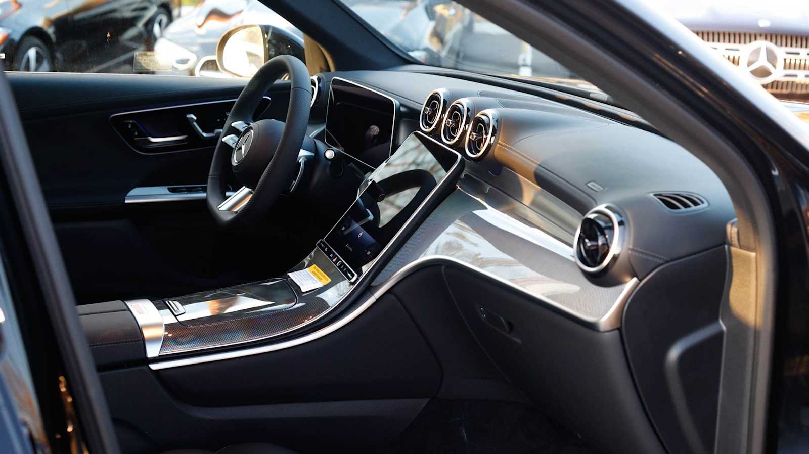 Thumbnail: 2026 Mercedes-Benz GLC - 15