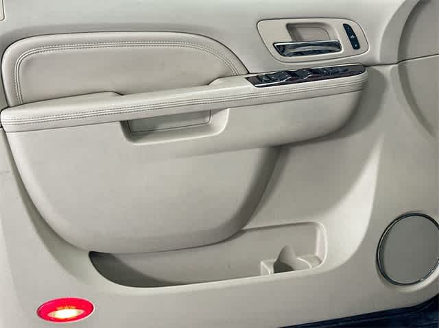 Thumbnail: 2011 Cadillac Escalade - 29