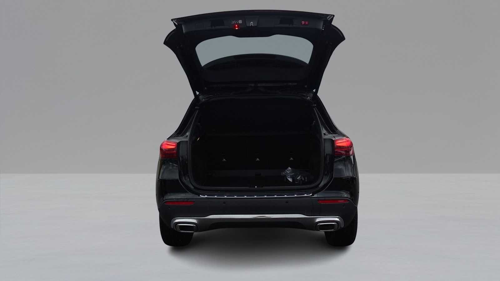 Thumbnail: 2026 Mercedes-Benz GLA - 10