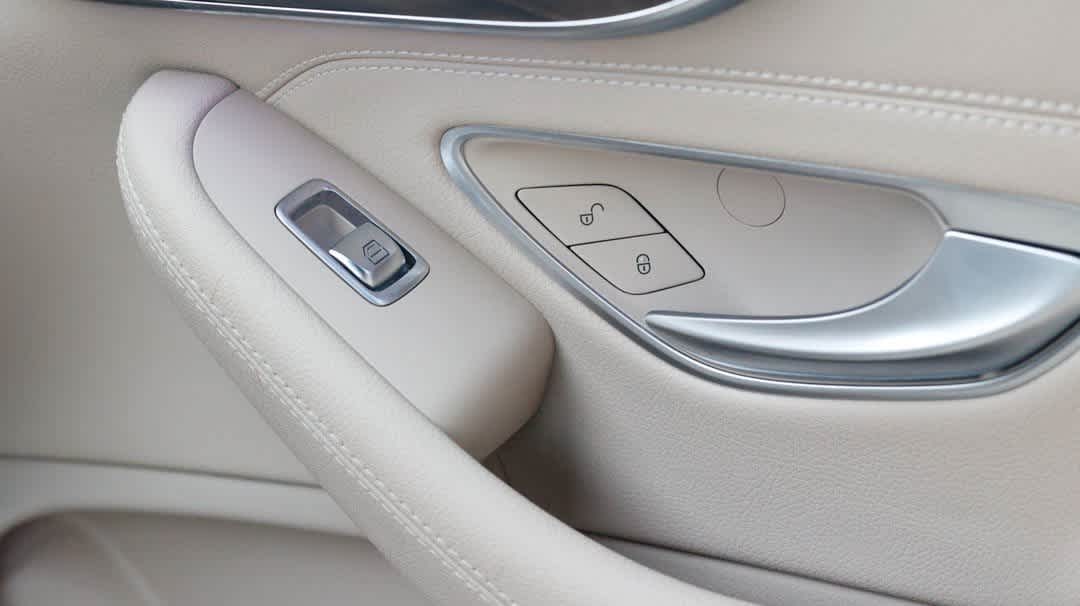 Thumbnail: 2021 Mercedes-Benz C-Class - 33