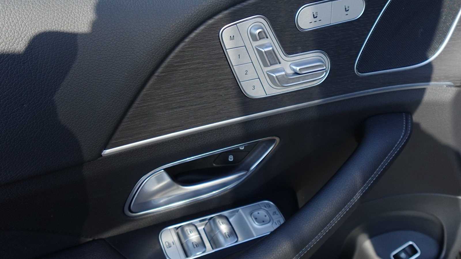 Thumbnail: 2026 Mercedes-Benz GLE - 22