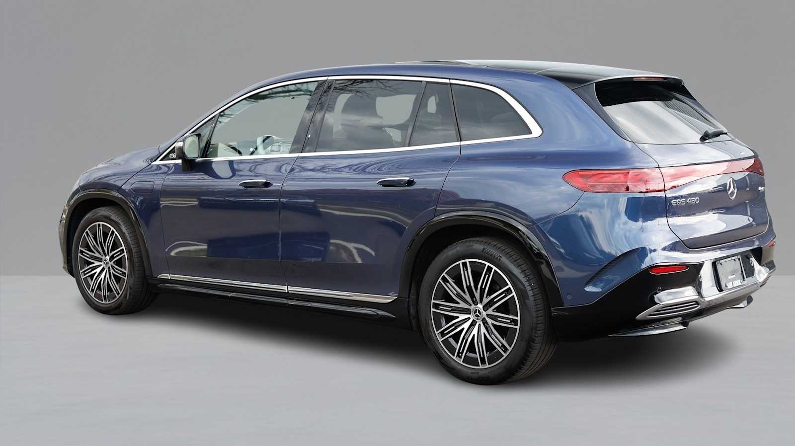 Thumbnail: 2023 Mercedes-Benz EQS - 8