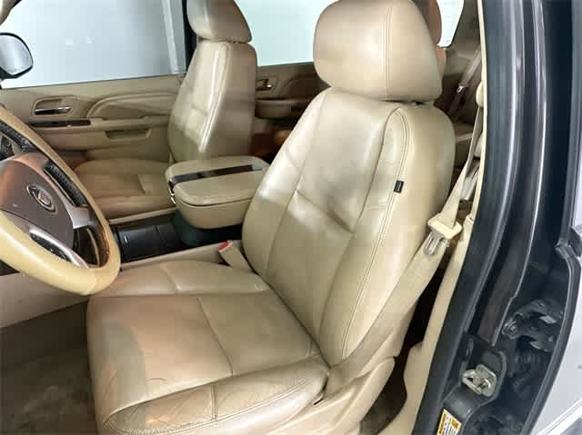 Thumbnail: 2011 Cadillac Escalade - 18