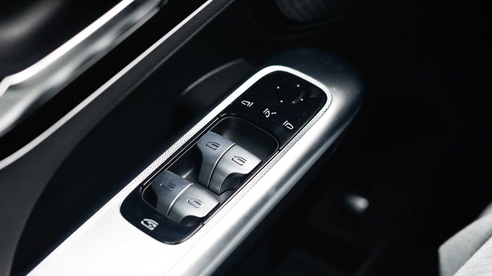 Thumbnail: 2026 Mercedes-Benz GLC - 28