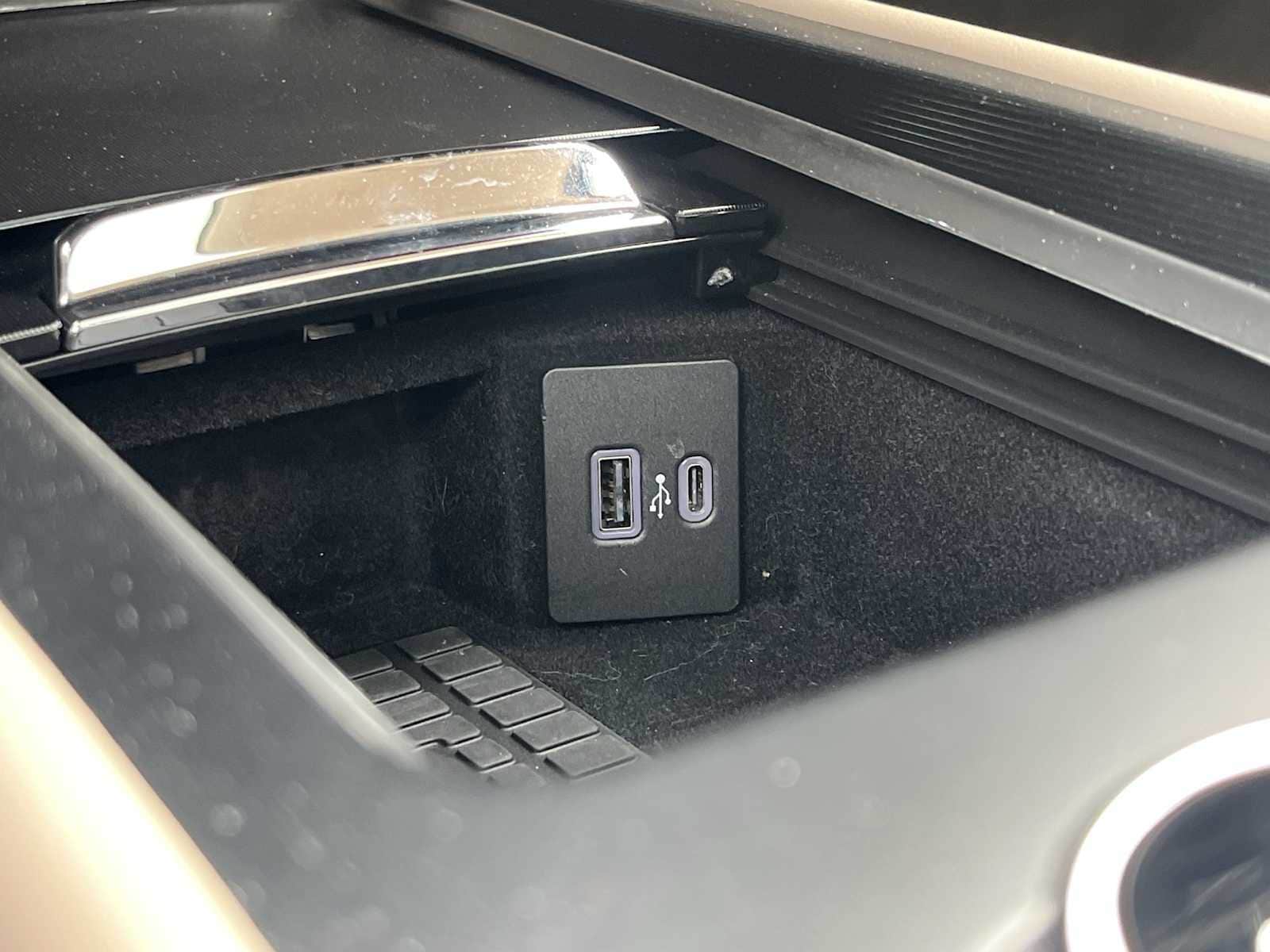 Thumbnail: 2024 Lincoln Corsair - 44