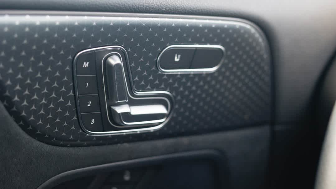 Thumbnail: 2025 Mercedes-Benz GLA - 34