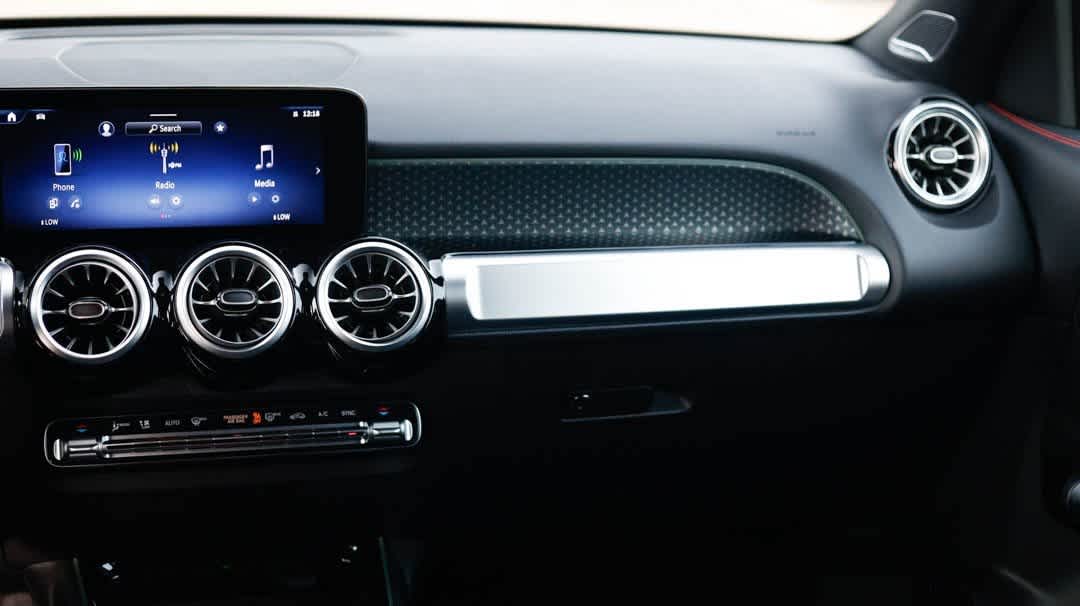 Thumbnail: 2025 Mercedes-Benz GLB - 15