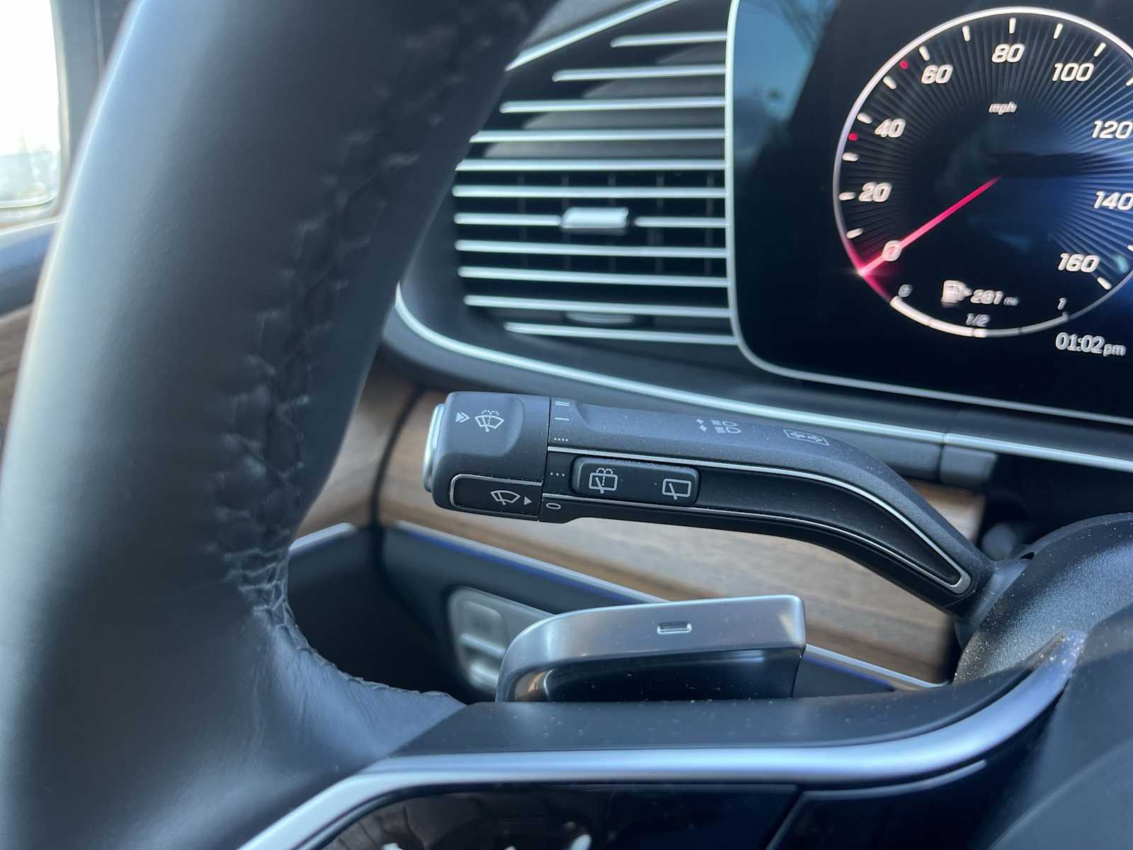 Thumbnail: 2026 Mercedes-Benz GLE - 40