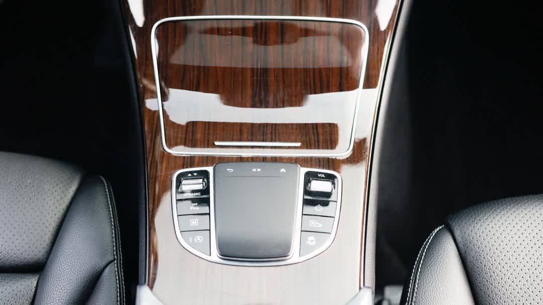 Thumbnail: 2022 Mercedes-Benz GLC - 22