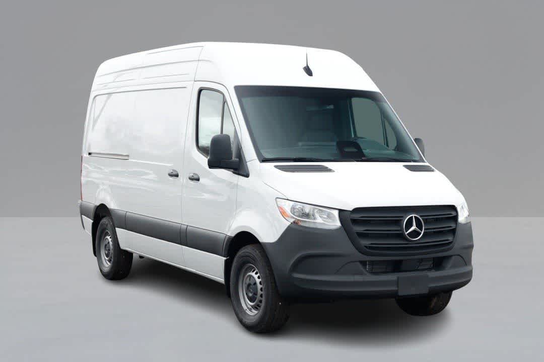 Thumbnail: 2025 Mercedes-Benz Sprinter - 3