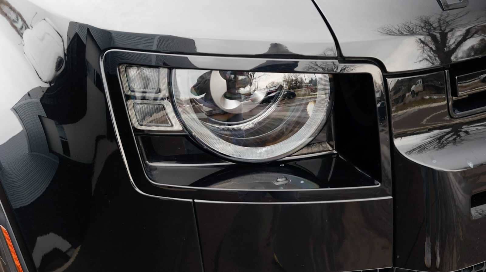 Thumbnail: 2024 Land Rover Defender - 40