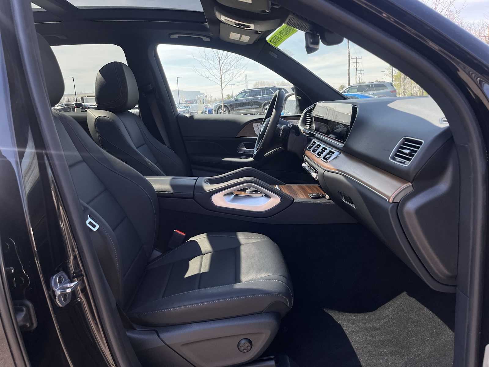 Thumbnail: 2026 Mercedes-Benz GLE - 11