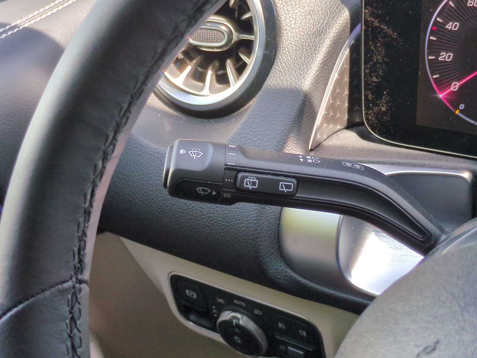 Thumbnail: 2025 Mercedes-Benz GLB - 26