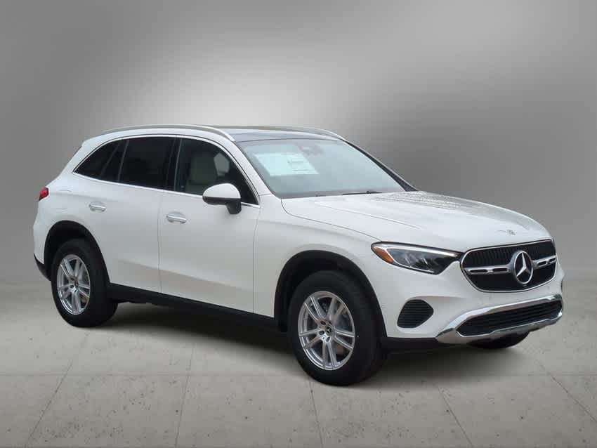 2025 Mercedes Benz GLC 300 4MATIC photo 2
