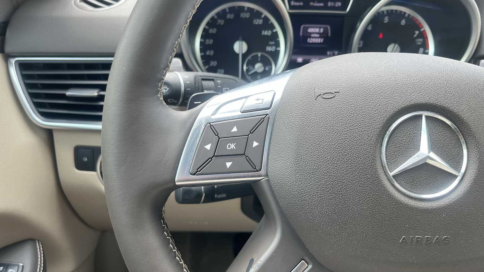 Thumbnail: 2013 Mercedes-Benz M-Class - 42