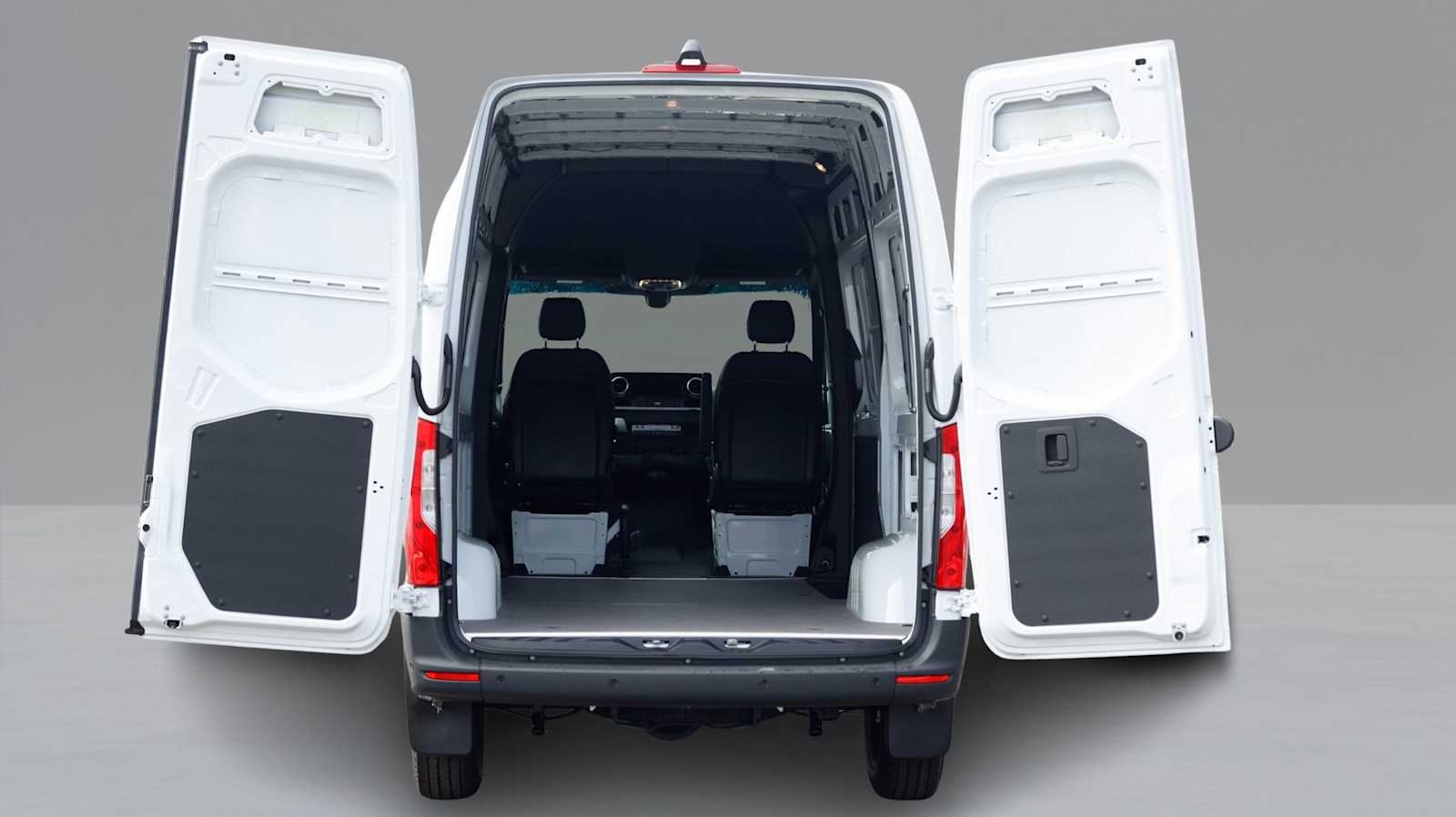 Thumbnail: 2026 Mercedes-Benz Sprinter - 9