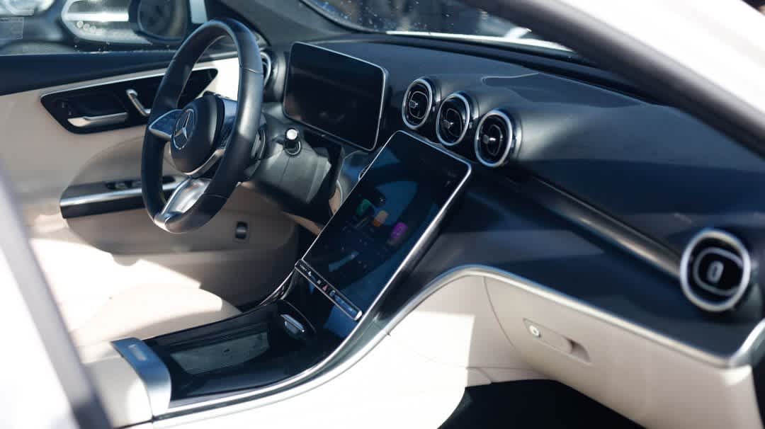 Thumbnail: 2025 Mercedes-Benz C-Class - 13