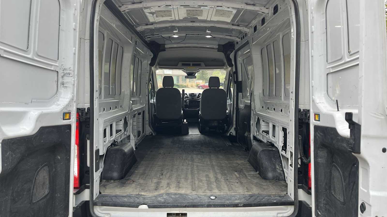 Thumbnail: 2018 Ford Transit Series - 42