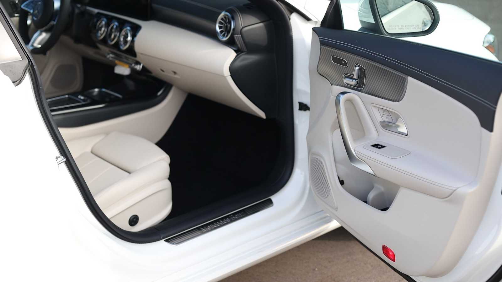 Thumbnail: 2025 Mercedes-Benz CLA - 18