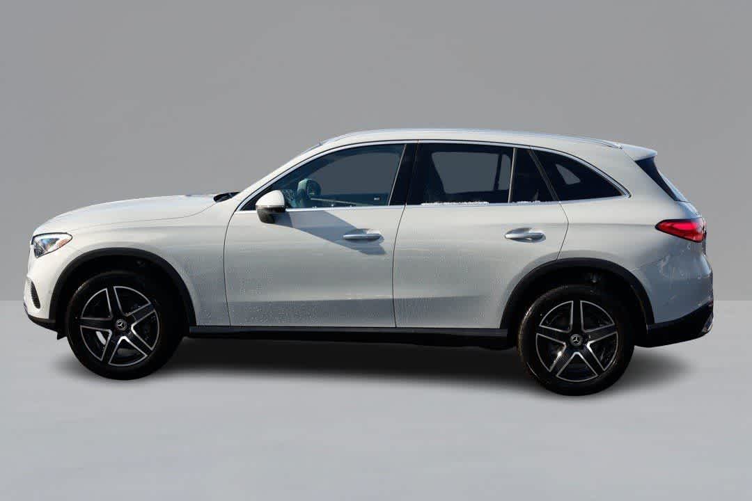 Thumbnail: 2026 Mercedes-Benz GLC - 8