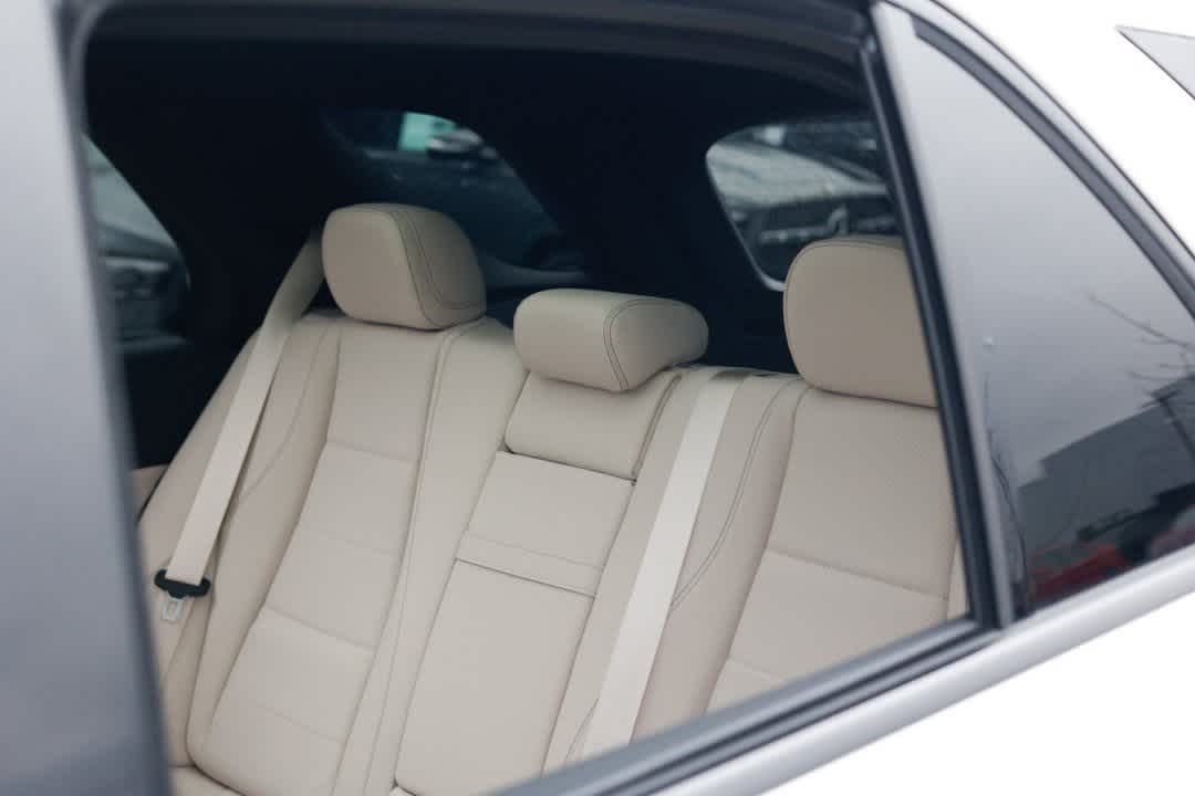 Thumbnail: 2026 Mercedes-Benz GLE - 19